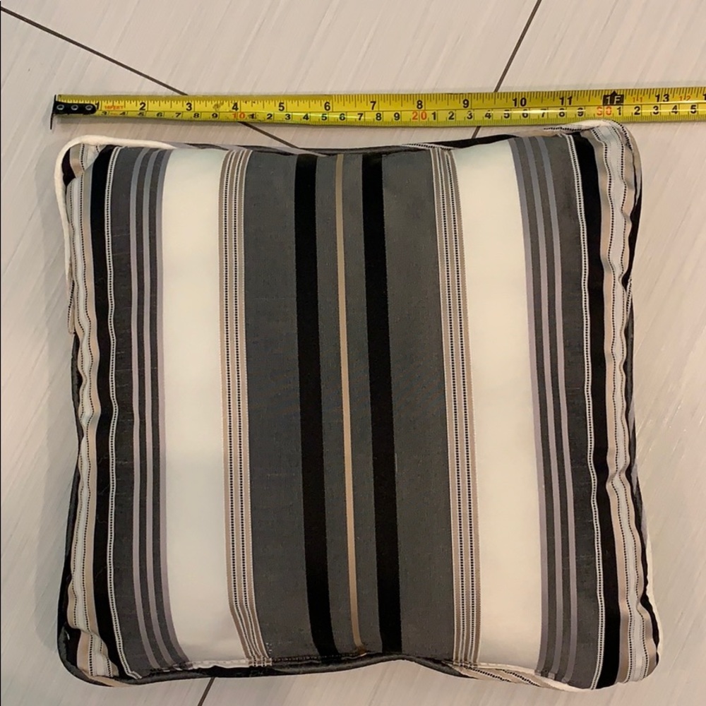 Custom Throw Pillows - Never Used - image 2